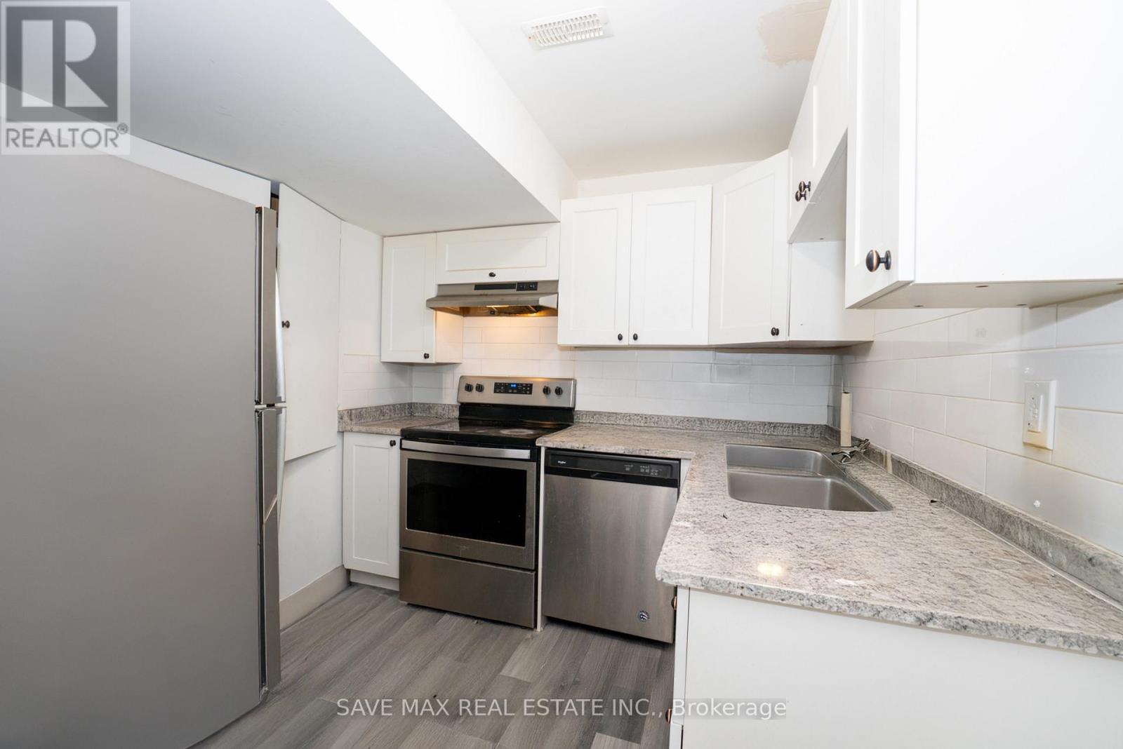 66 Geranium Crescent, Brampton, Ontario  L6Y 1N8 - Photo 26 - W12421137