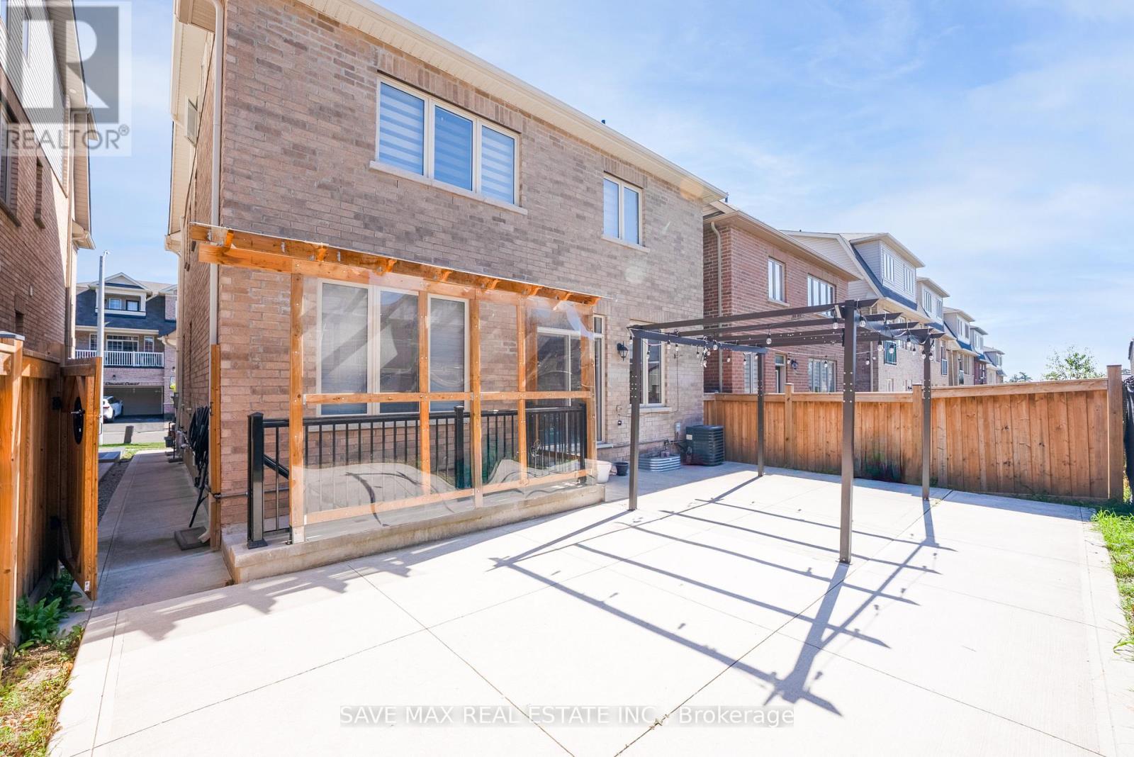 66 Geranium Crescent, Brampton, Ontario  L6Y 1N8 - Photo 34 - W12421137