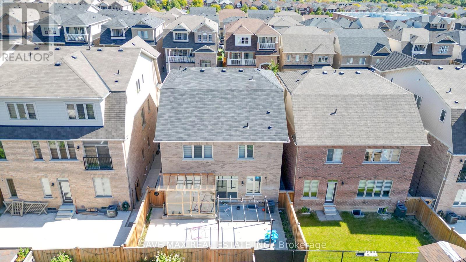66 Geranium Crescent, Brampton, Ontario  L6Y 1N8 - Photo 36 - W12421137