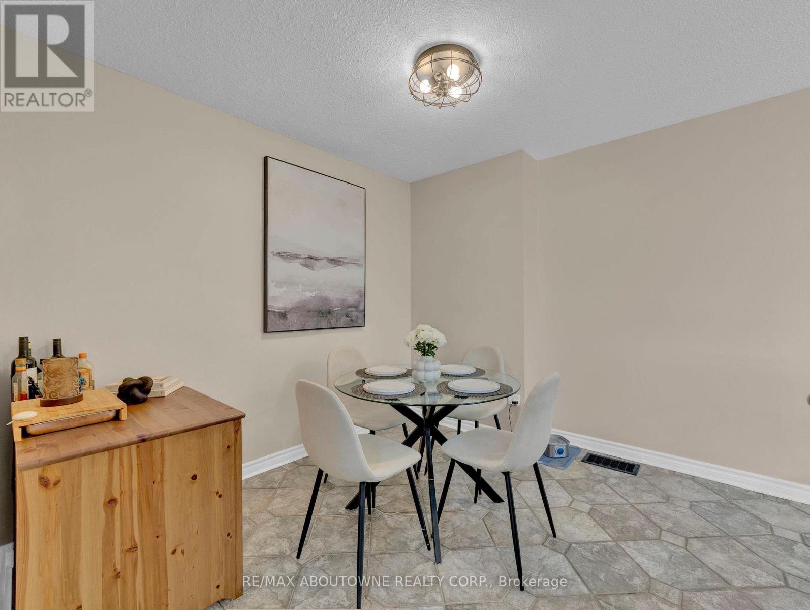 3 - 371 Bronte Street S, Milton, Ontario  L9T 3K5 - Photo 12 - W12421159