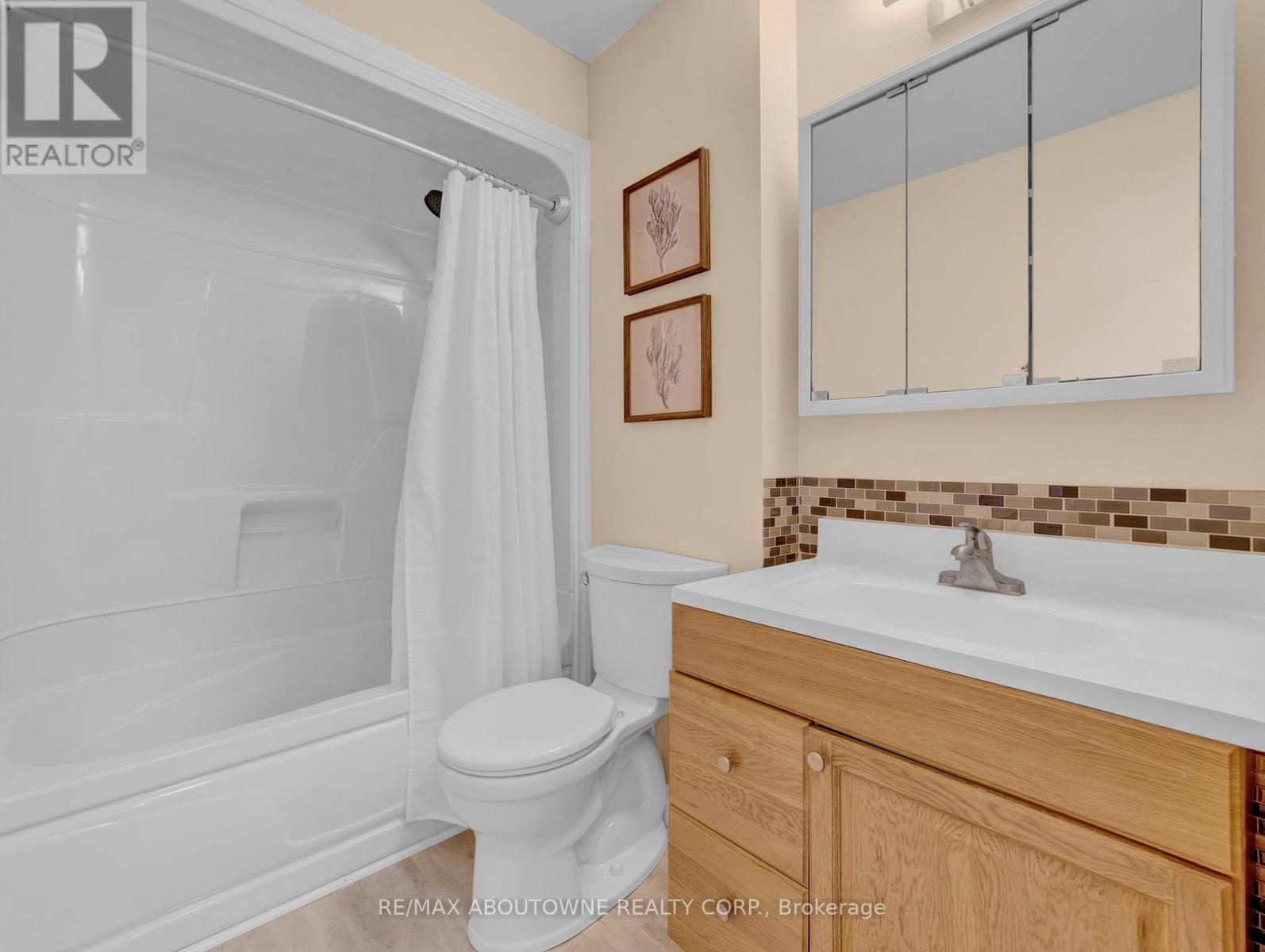 3 - 371 Bronte Street S, Milton, Ontario  L9T 3K5 - Photo 20 - W12421159