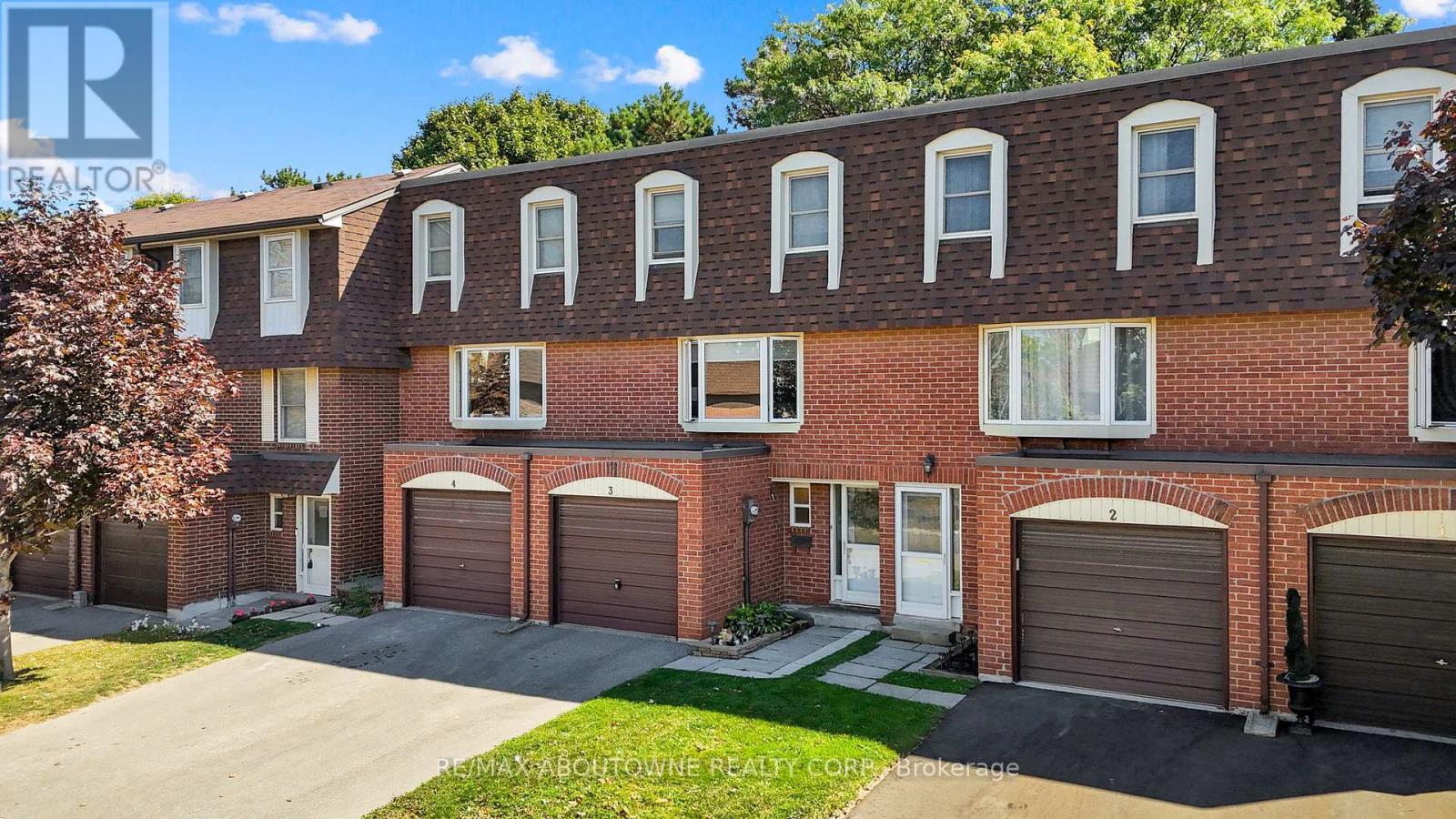 3 - 371 Bronte Street S, Milton, Ontario  L9T 3K5 - Photo 4 - W12421159
