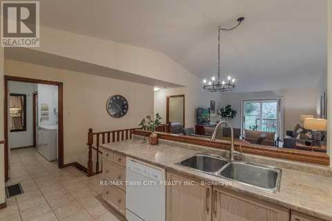 36 - 19 Hanlon Place, Brant, Ontario  N3L 4E8 - Photo 12 - X12421022