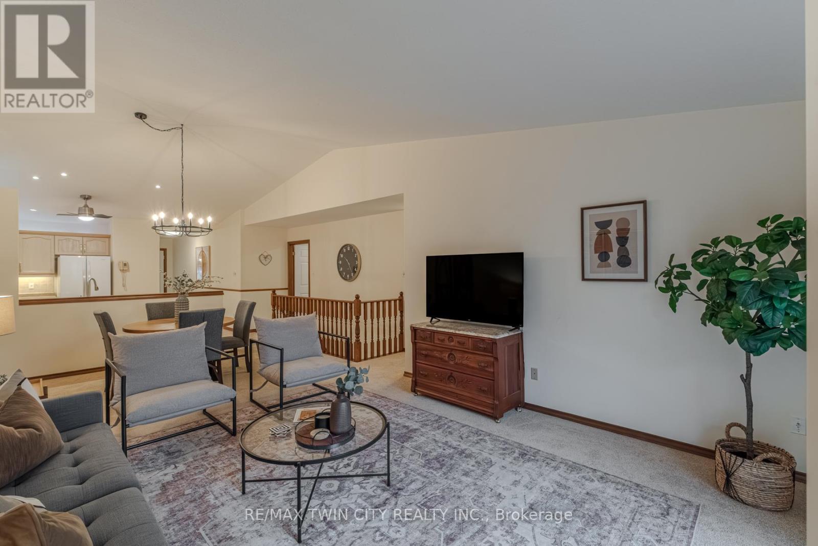 36 - 19 Hanlon Place, Brant, Ontario  N3L 4E8 - Photo 17 - X12421022