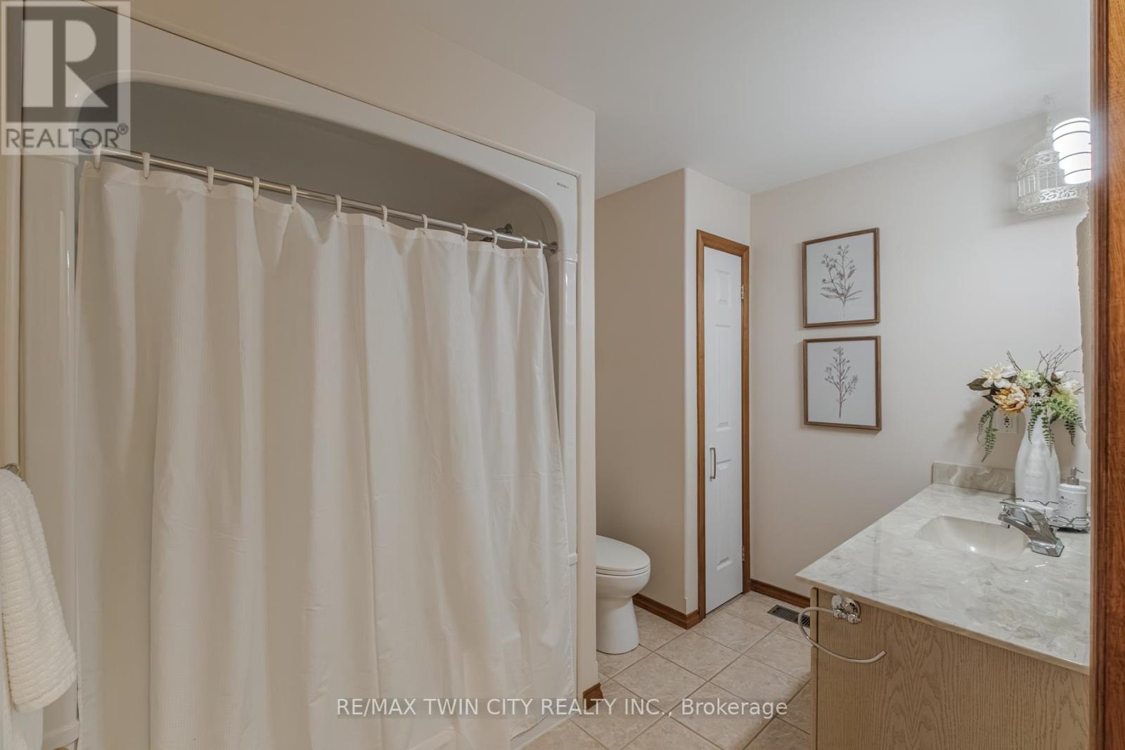 36 - 19 Hanlon Place, Brant, Ontario  N3L 4E8 - Photo 21 - X12421022