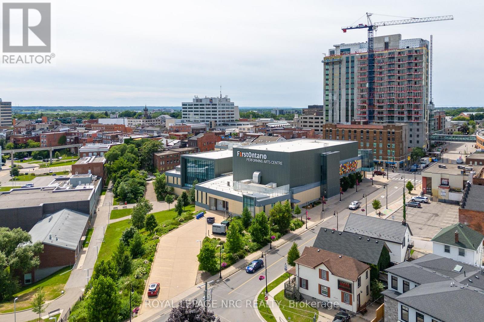 44 Carlisle Street, St. Catharines, Ontario  L2R 4H4 - Photo 8 - X12421060