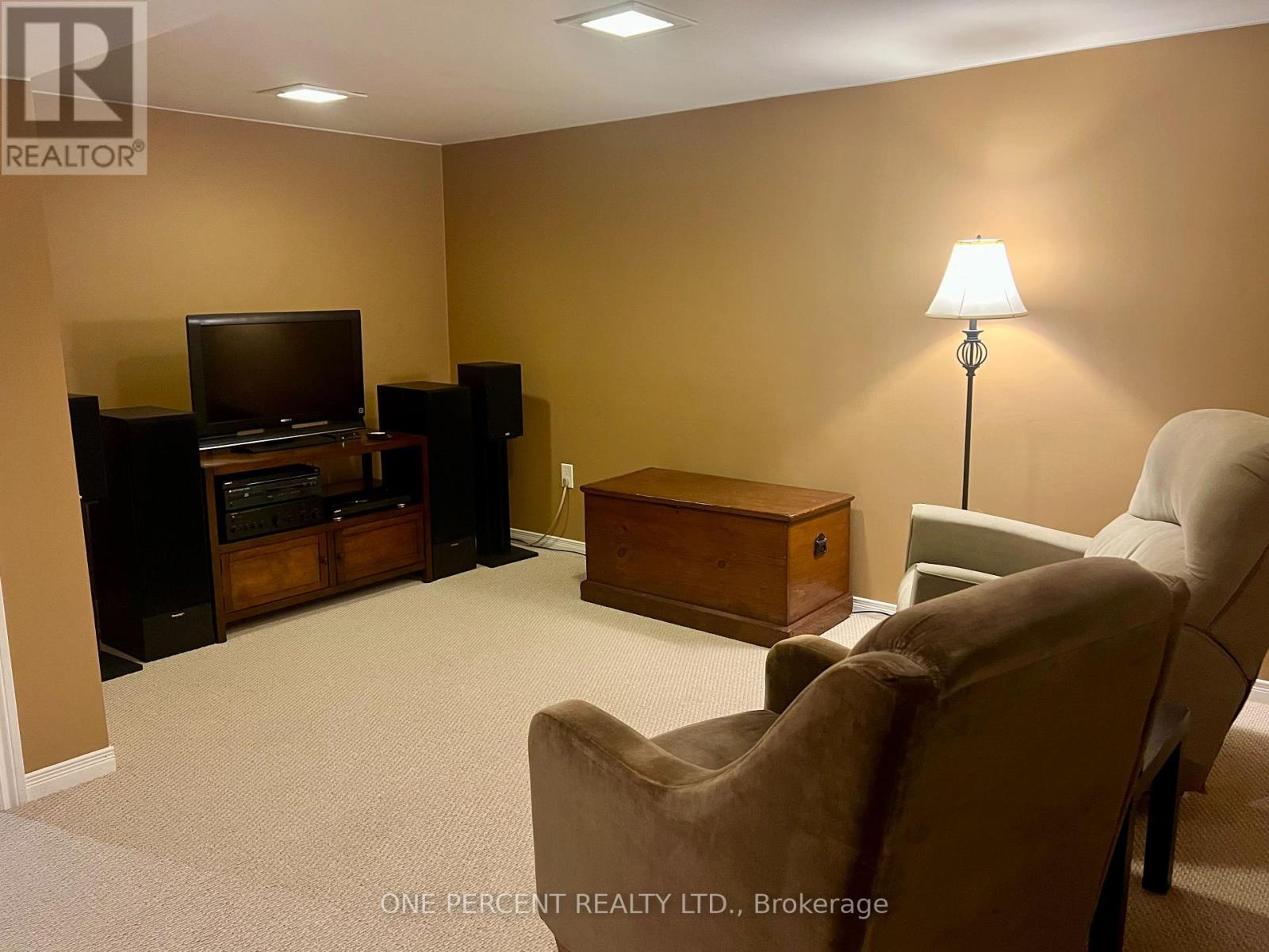 42 Seymour Avenue, St. Catharines (Secord Woods), Ontario  L2P 1A7 - Photo 17 - X12421067