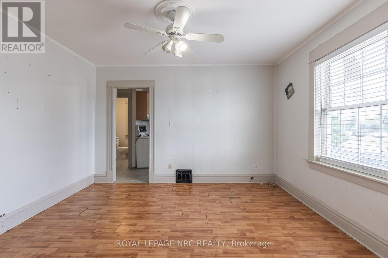 44 Carlisle Street, St. Catharines, Ontario  L2R 4H4 - Photo 18 - X12421071