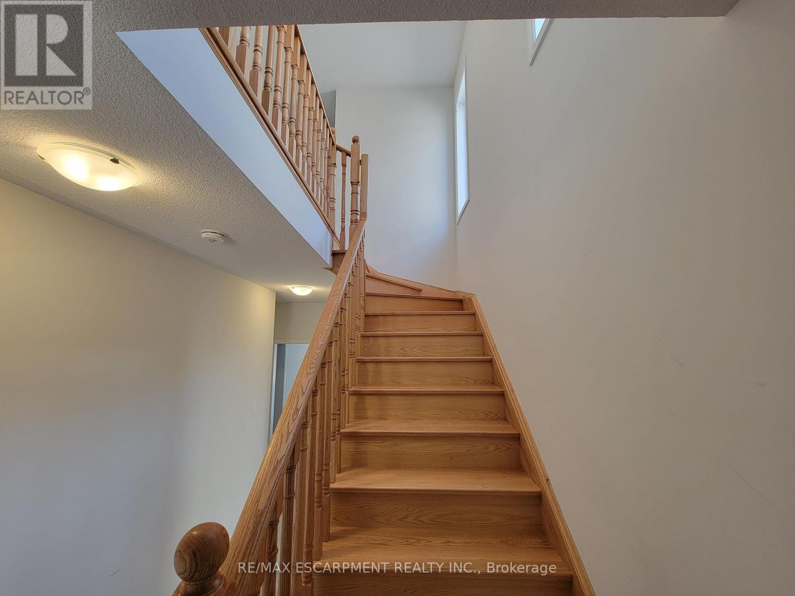 121 Baker Street N, Thorold, Ontario  L2V 0N1 - Photo 15 - X12421098