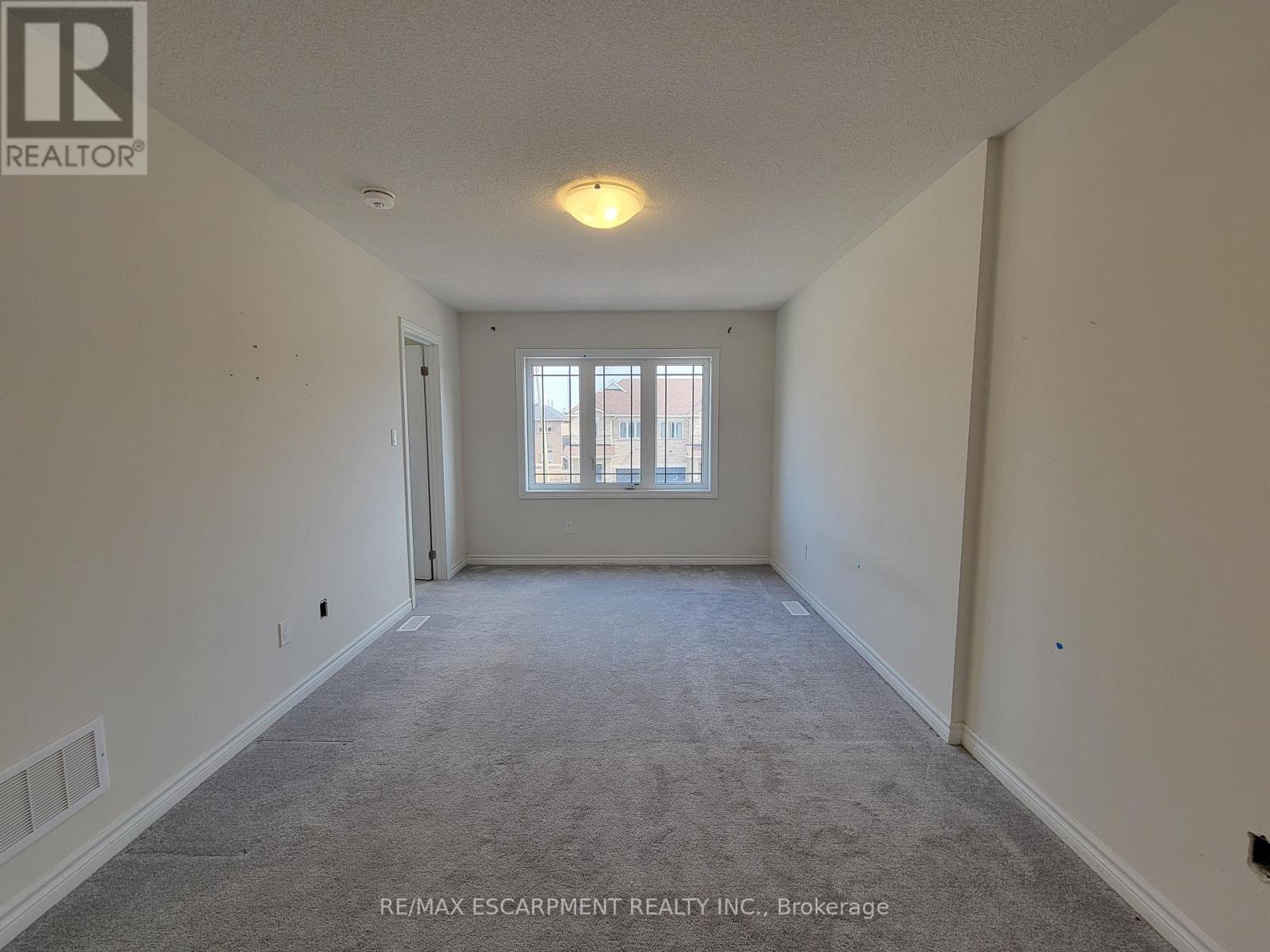 121 Baker Street N, Thorold, Ontario  L2V 0N1 - Photo 16 - X12421098