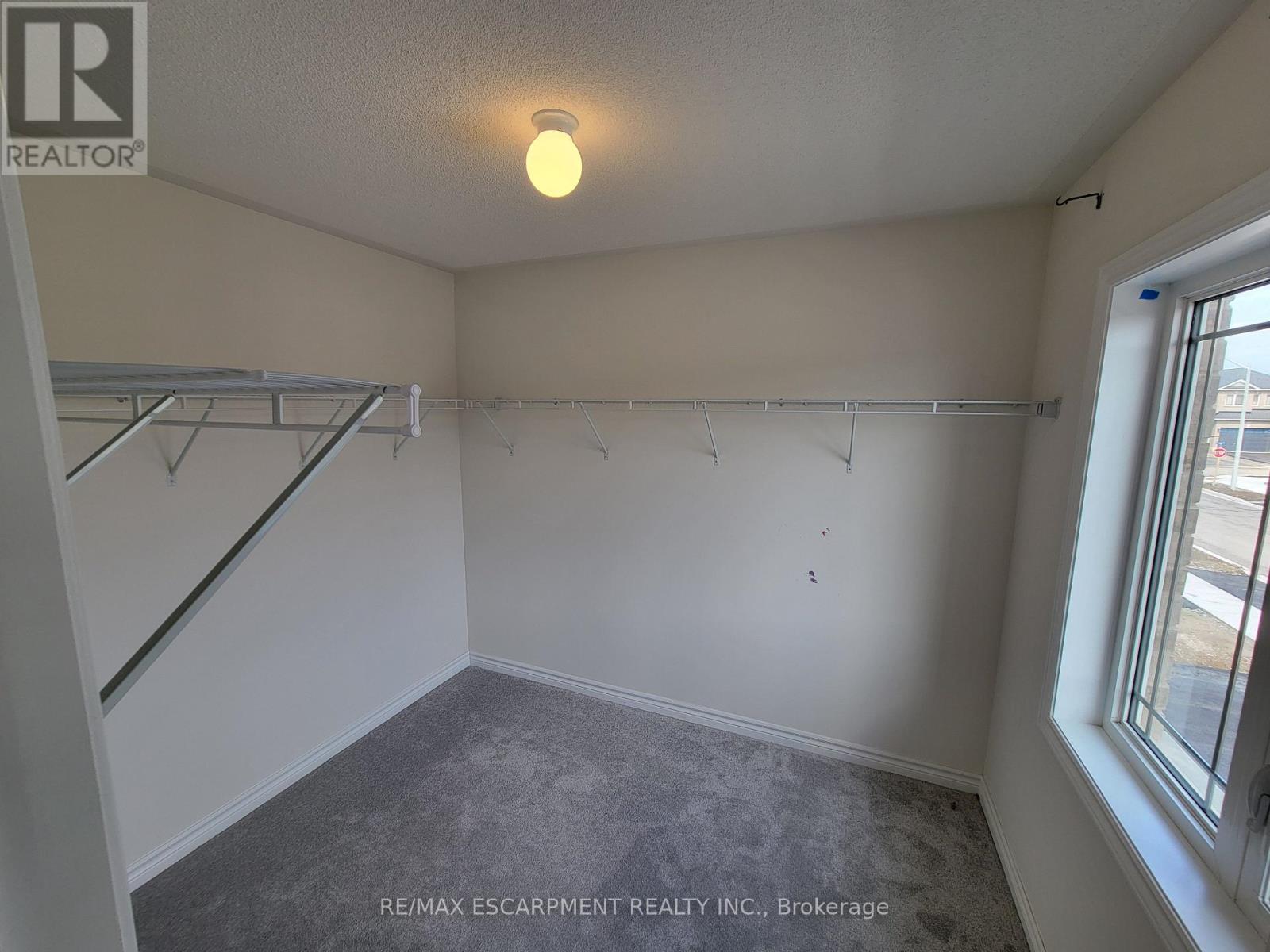 121 Baker Street N, Thorold, Ontario  L2V 0N1 - Photo 18 - X12421098
