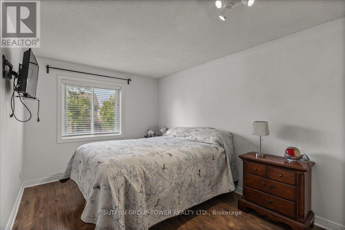 25 Bute Street, North Dumfries, Ontario  N0B 1E0 - Photo 23 - X12421118