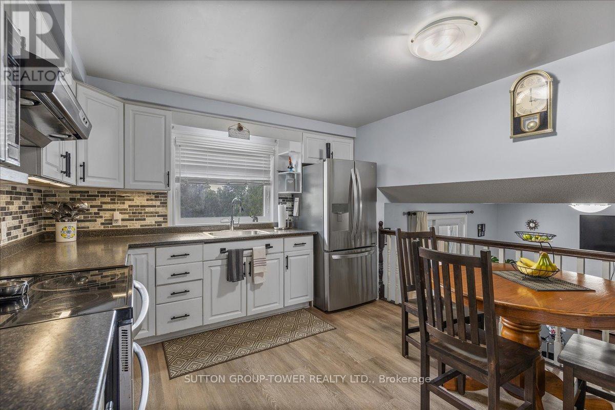 25 Bute Street, North Dumfries, Ontario  N0B 1E0 - Photo 9 - X12421118