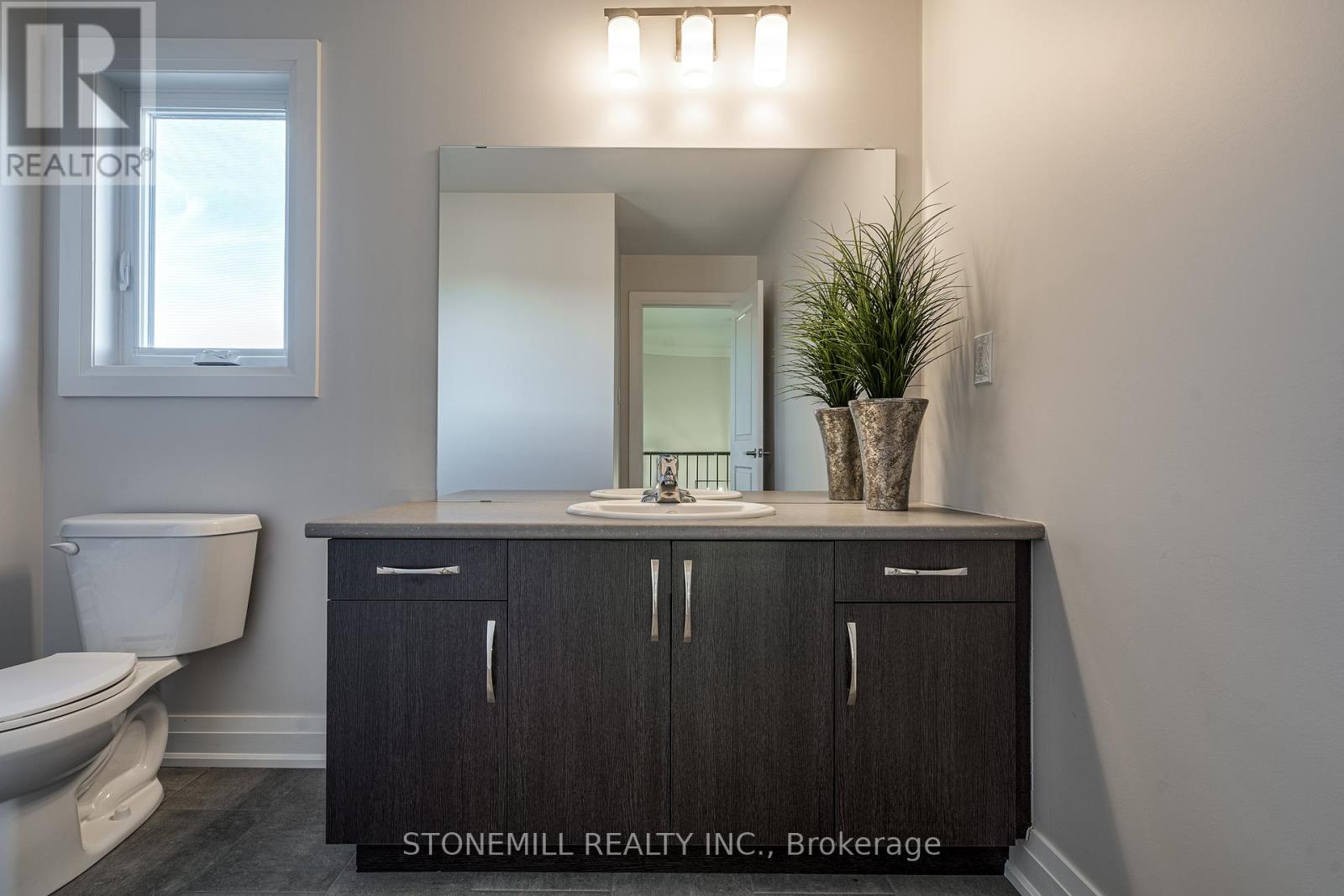 156 Shoreview Drive, Welland, Ontario  L3B 0H3 - Photo 27 - X12421143