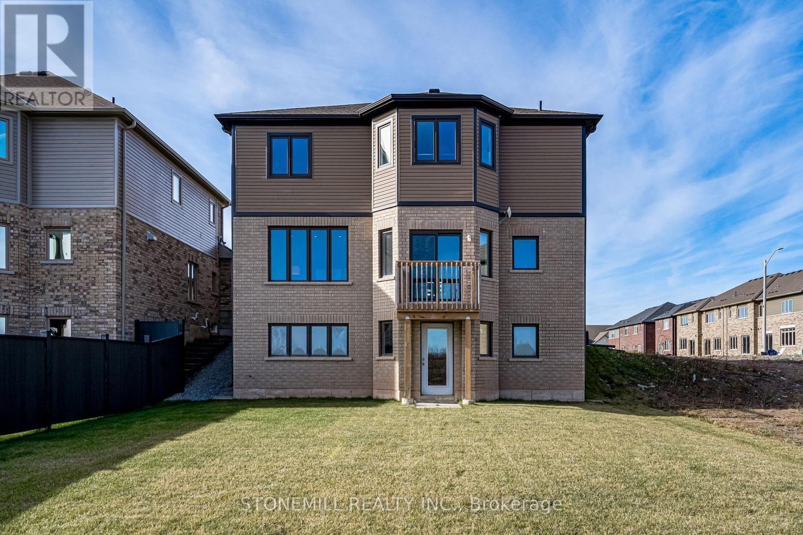 156 Shoreview Drive, Welland, Ontario  L3B 0H3 - Photo 32 - X12421143