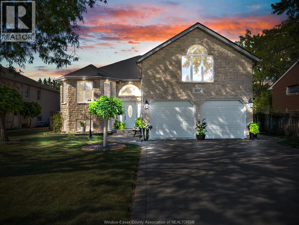 MLS# 25024230: 3157 ROBINET, Windsor, Canada