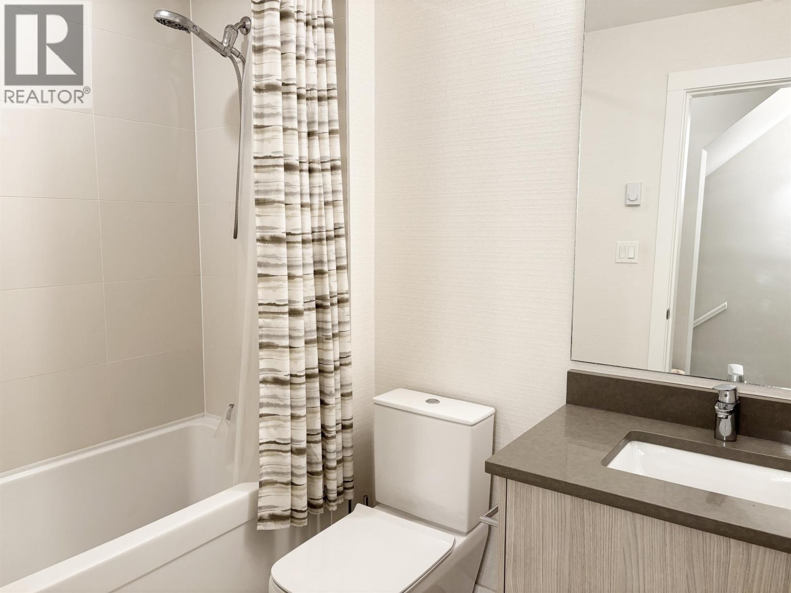 7 5122 Canada Way, Burnaby, British Columbia  V5E 0C3 - Photo 13 - R3049911