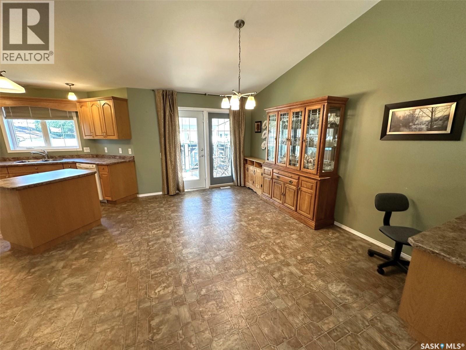 614 Hudson Street, Hudson Bay, Saskatchewan  S0E 0Y0 - Photo 6 - SK019113