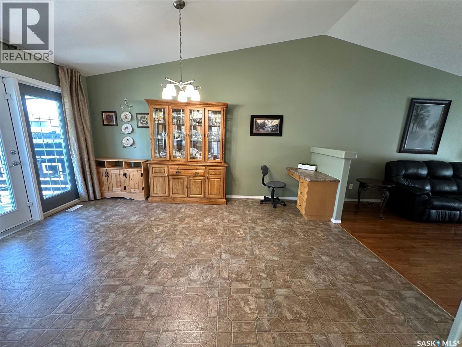 614 Hudson Street, Hudson Bay, Saskatchewan  S0E 0Y0 - Photo 7 - SK019113