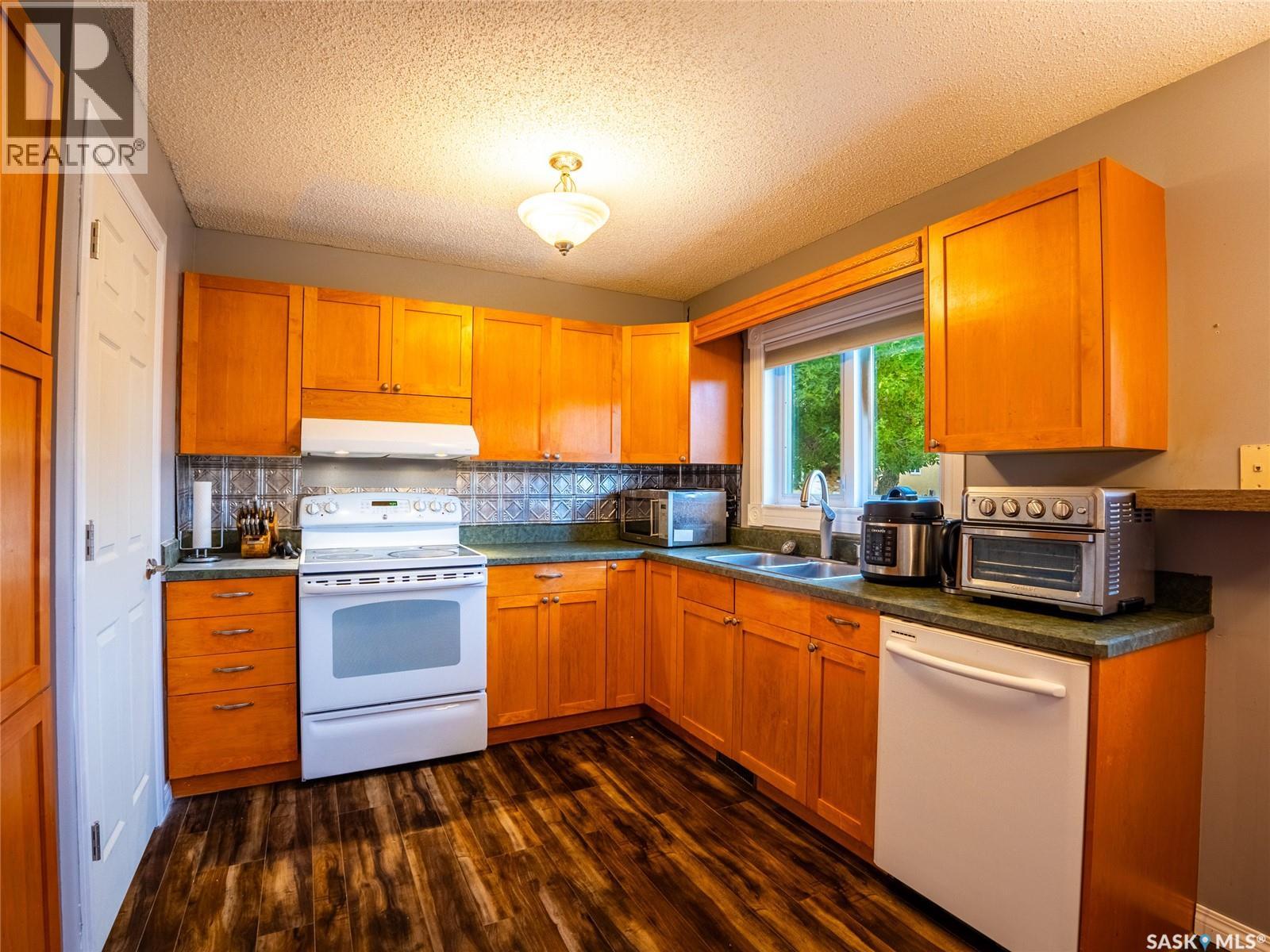 1003 Bayda Crescent, Regina, Saskatchewan  S4N 6Y3 - Photo 6 - SK019103