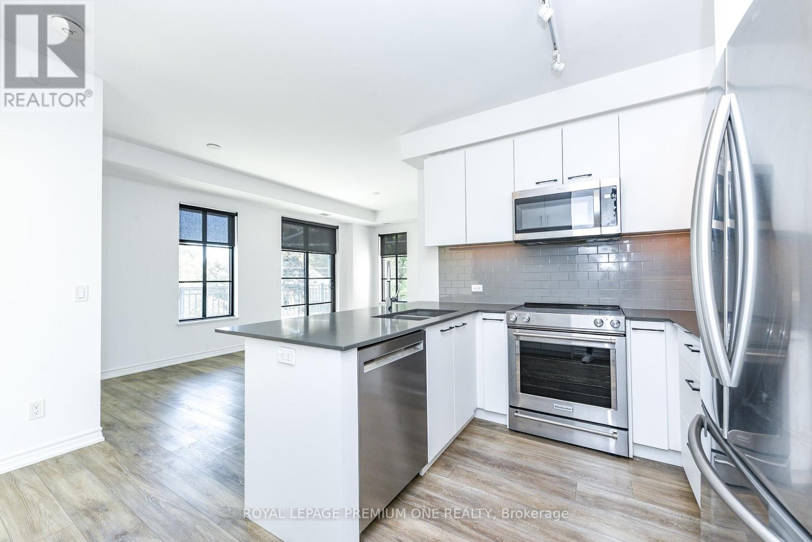 205 - 571 Prince Edward Drive N, Toronto, Ontario  M8X 0A1 - Photo 28 - W12410876