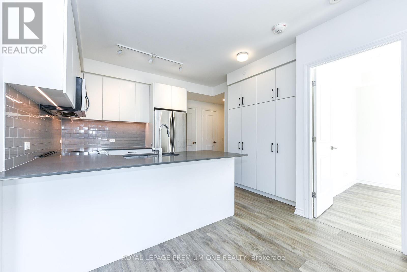 205 - 571 Prince Edward Drive N, Toronto, Ontario  M8X 0A1 - Photo 30 - W12410876