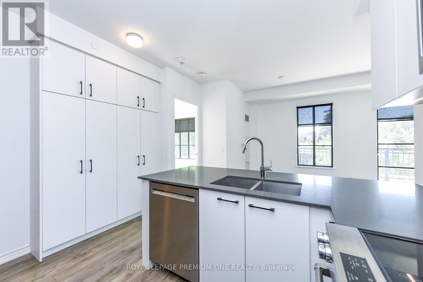 205 - 571 Prince Edward Drive N, Toronto, Ontario  M8X 0A1 - Photo 29 - W12410876