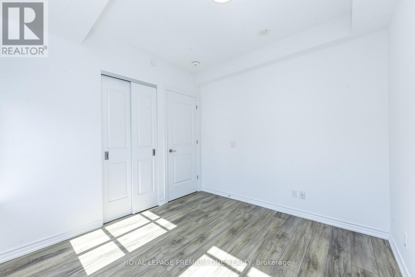205 - 571 Prince Edward Drive N, Toronto, Ontario  M8X 0A1 - Photo 39 - W12410876