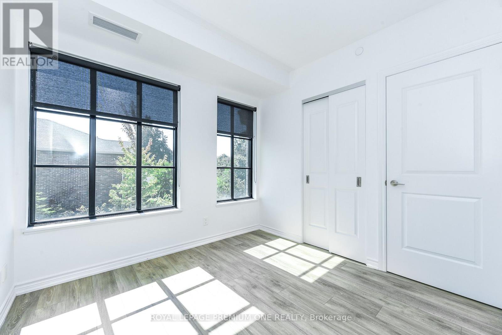 205 - 571 Prince Edward Drive N, Toronto, Ontario  M8X 0A1 - Photo 38 - W12410876