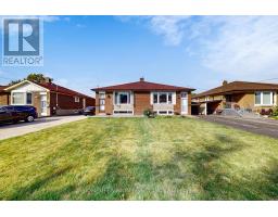 54 PINEBROOK AVENUE, Toronto, Ontario