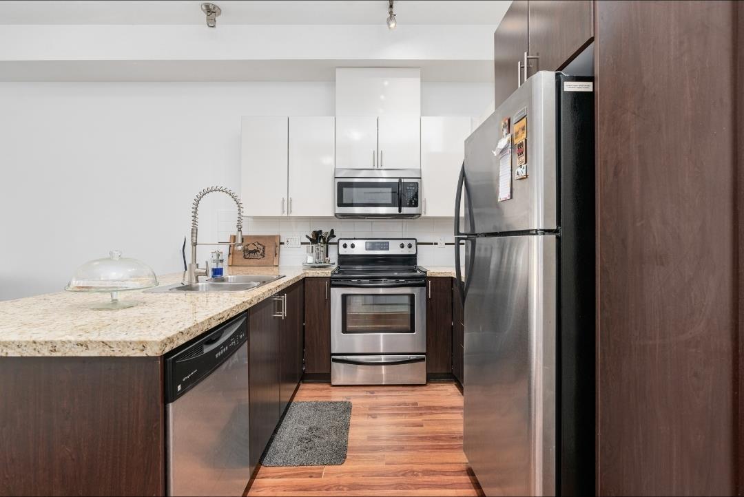 403 14960 102a Avenue, Surrey, British Columbia  V3R 6A3 - Photo 5 - R3048069