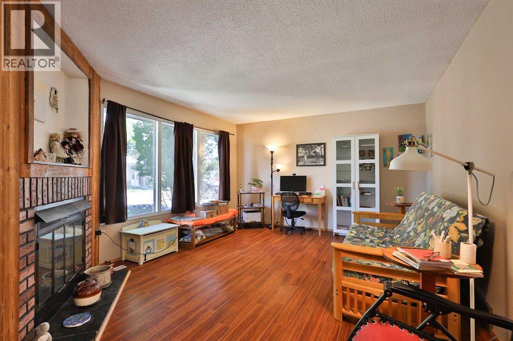 Property at 34 Pensacola Court W image 2