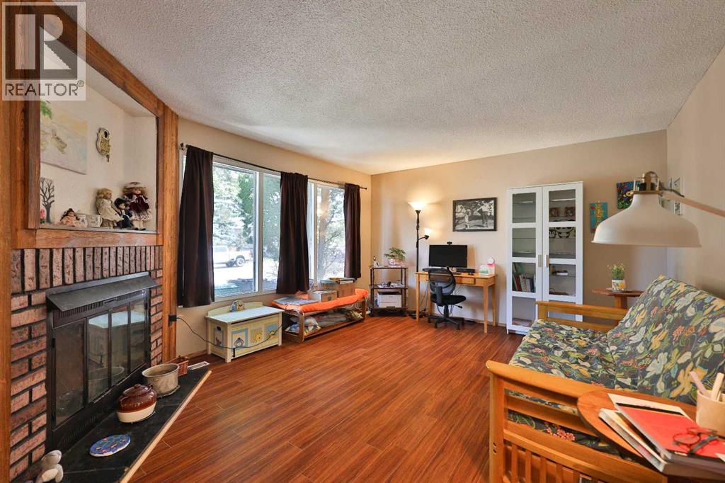 Property at 34 Pensacola Court W image 3