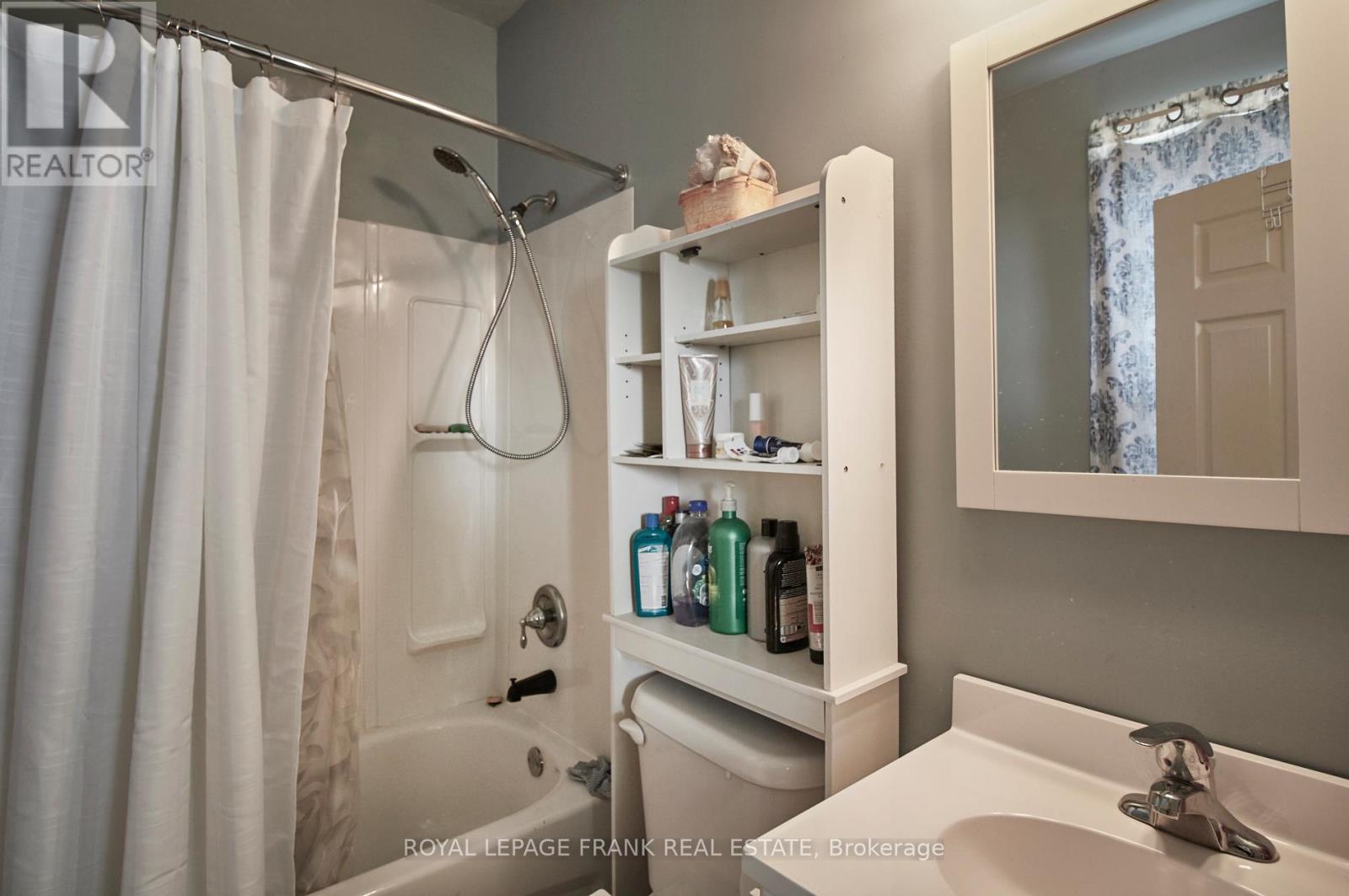 2009 Maple Grove Road, Clarington, Ontario  L1C 6M9 - Photo 6 - E12421287