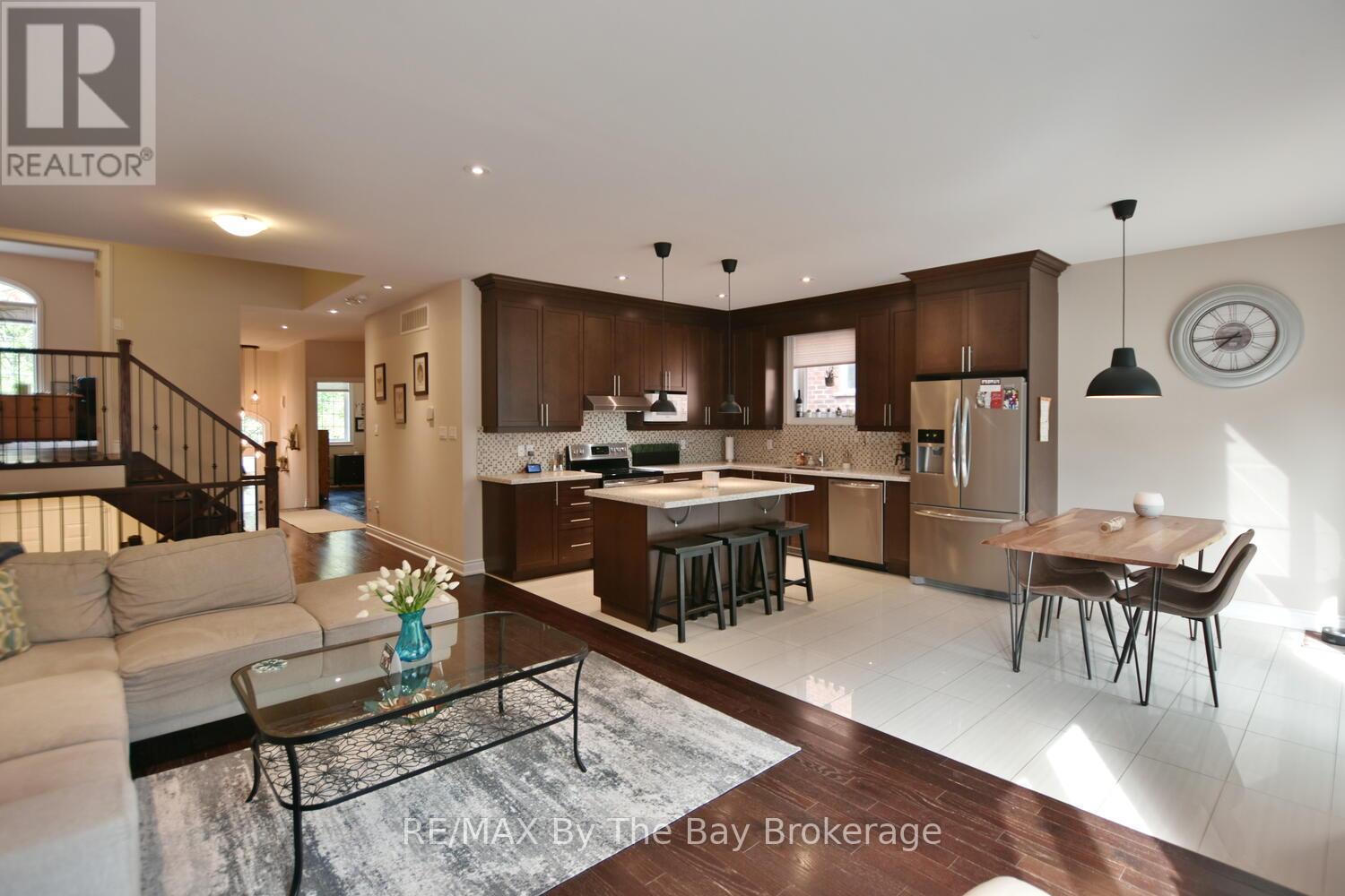 71 48th Street S, Wasaga Beach, Ontario  L9Z 2Z8 - Photo 15 - S12416827