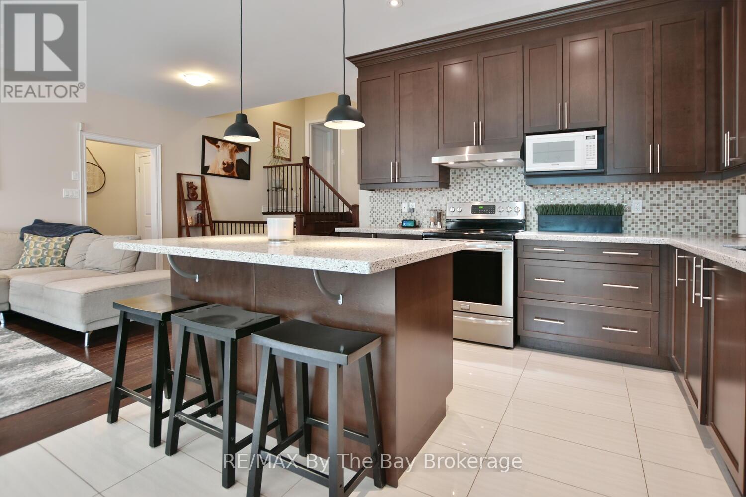 71 48th Street S, Wasaga Beach, Ontario  L9Z 2Z8 - Photo 18 - S12416827