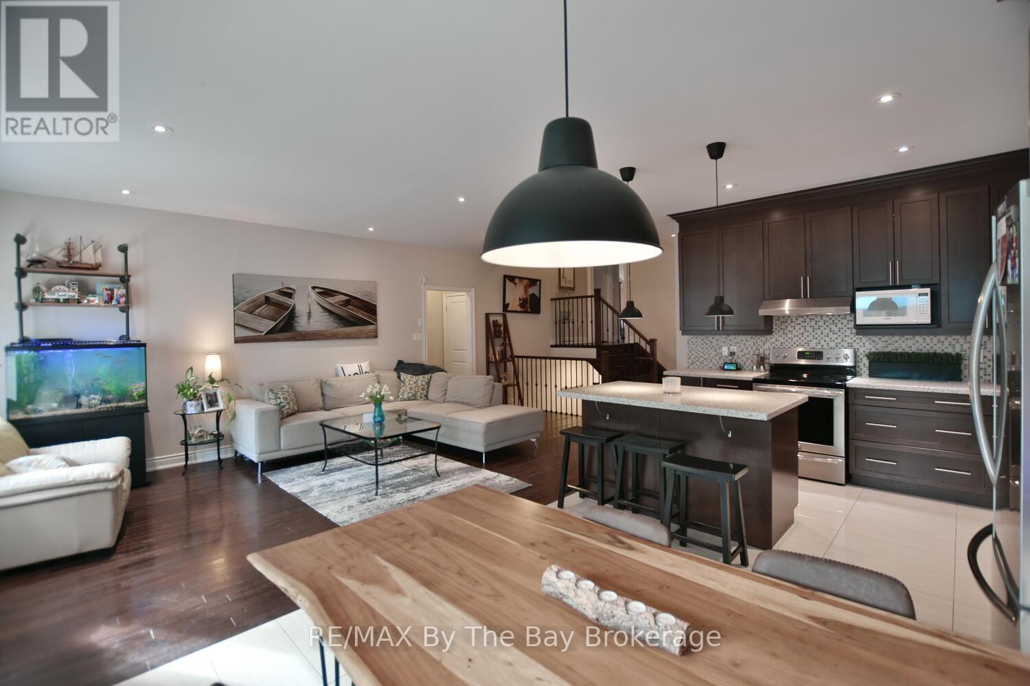 71 48th Street S, Wasaga Beach, Ontario  L9Z 2Z8 - Photo 20 - S12416827