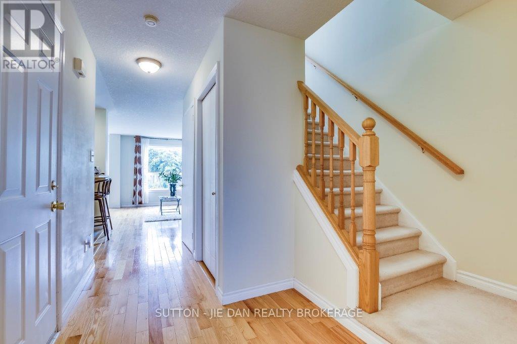 1061 Crosscreek Crescent, London East, Ontario  N5Y 6K9 - Photo 10 - X12421322