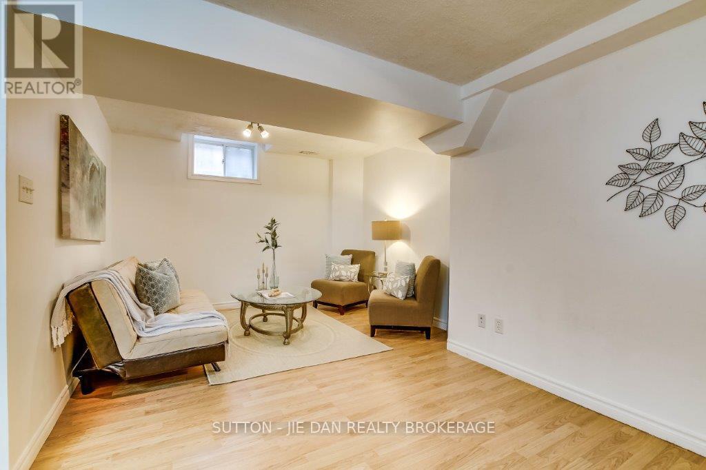 1061 Crosscreek Crescent, London East, Ontario  N5Y 6K9 - Photo 19 - X12421322