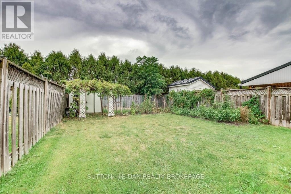 1061 Crosscreek Crescent, London East, Ontario  N5Y 6K9 - Photo 21 - X12421322