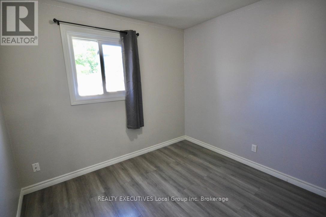 589 Douglas Street, North Bay, Ontario  P1B 5N7 - Photo 13 - X12418508