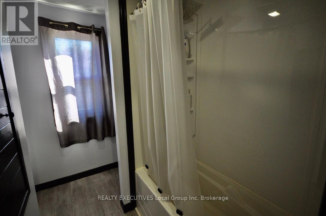 589 Douglas Street, North Bay, Ontario  P1B 5N7 - Photo 17 - X12418508