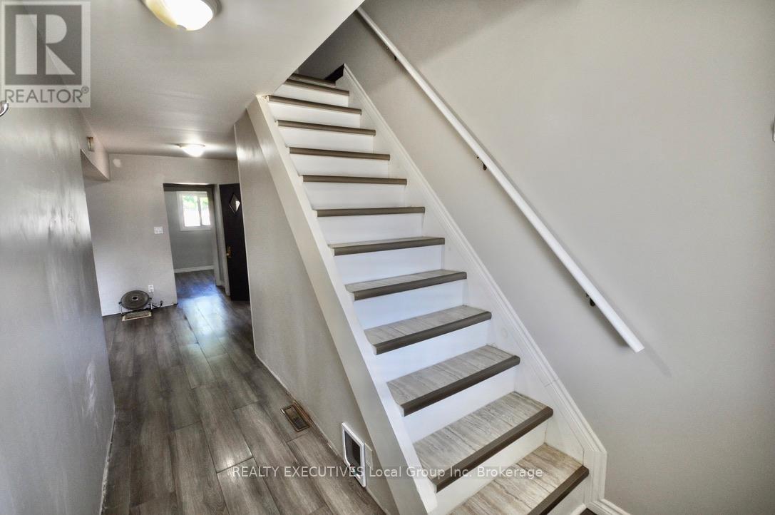 589 Douglas Street, North Bay, Ontario  P1B 5N7 - Photo 12 - X12418508