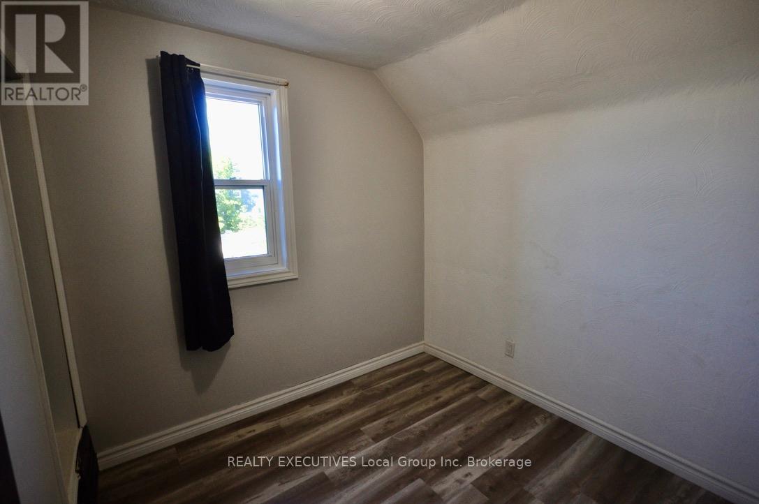 589 Douglas Street, North Bay, Ontario  P1B 5N7 - Photo 16 - X12418508