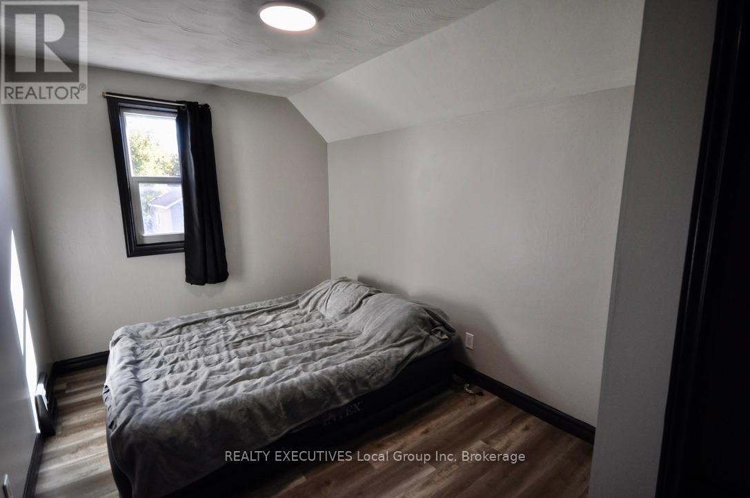 589 Douglas Street, North Bay, Ontario  P1B 5N7 - Photo 15 - X12418508