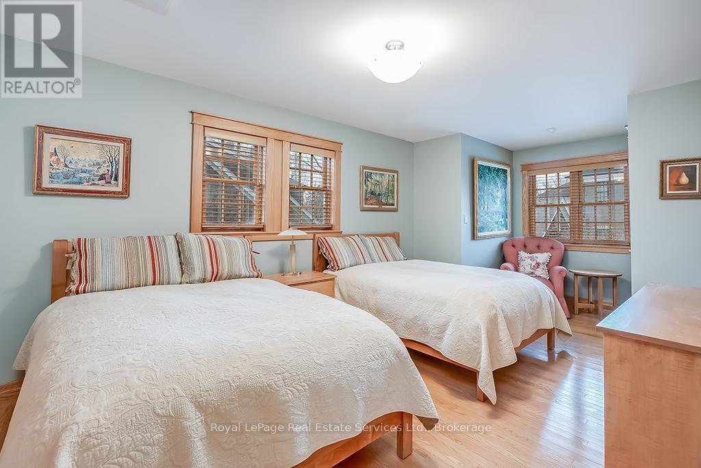 69 Allan Street, Oakville, Ontario  L6J 3M7 - Photo 26 - W12421337
