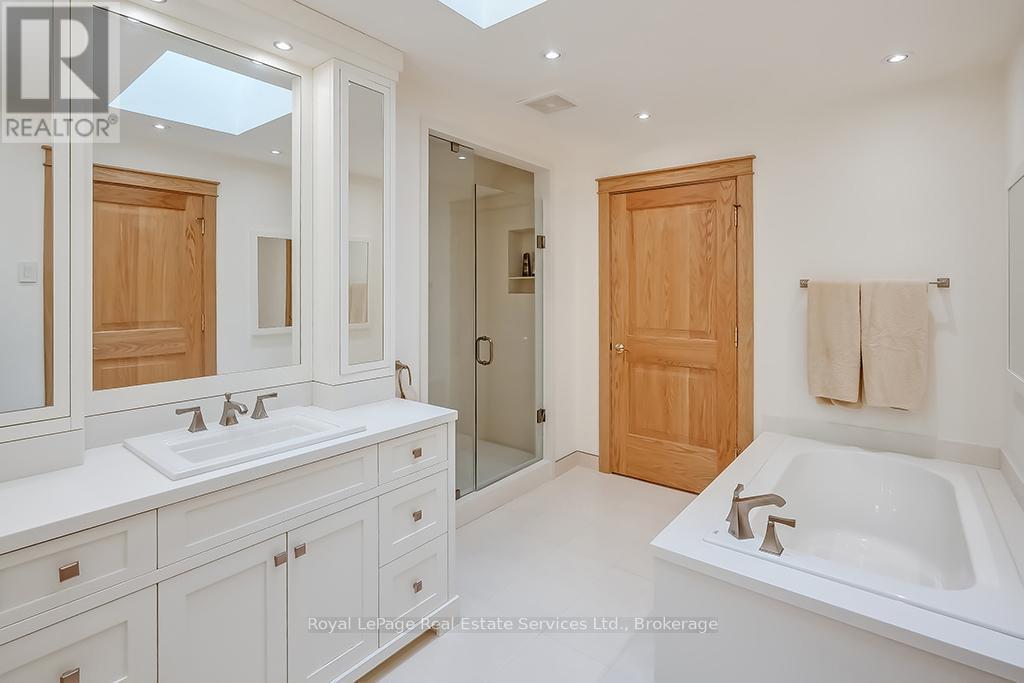 69 Allan Street, Oakville, Ontario  L6J 3M7 - Photo 28 - W12421337