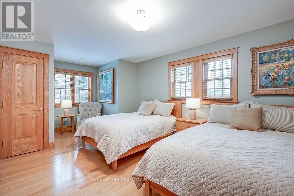 69 Allan Street, Oakville, Ontario  L6J 3M7 - Photo 29 - W12421337