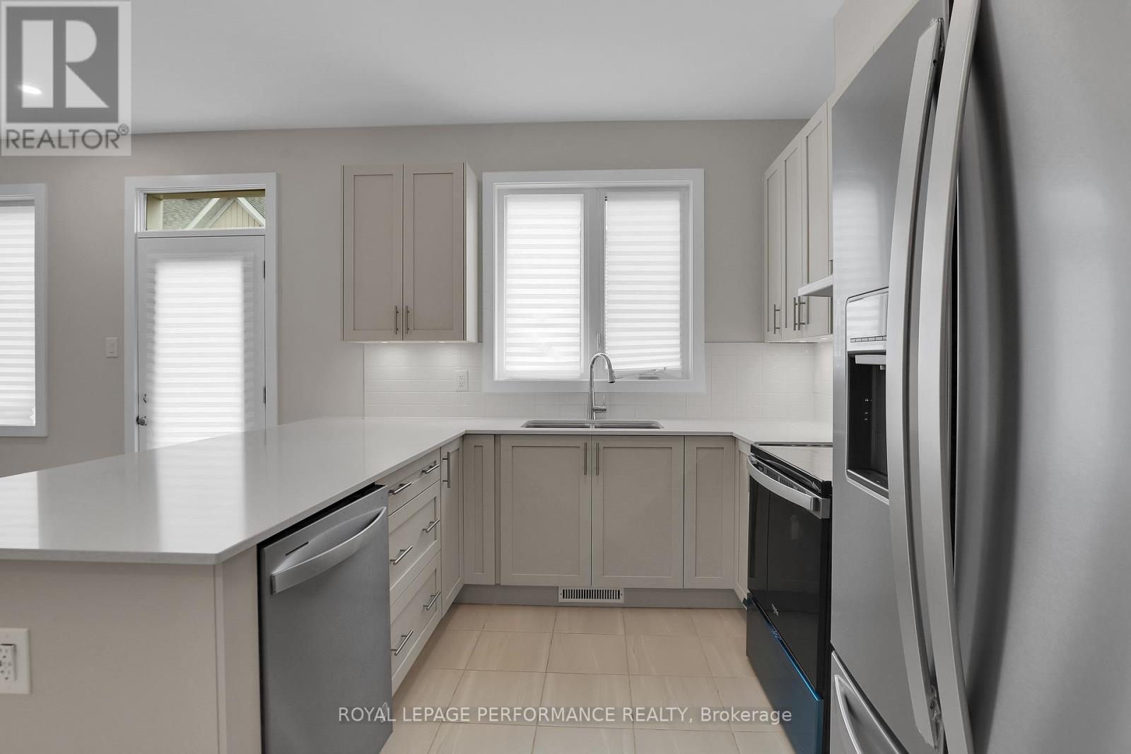 94 Pizzicato Street, Ottawa, Ontario  K1W 0E1 - Photo 12 - X12421373