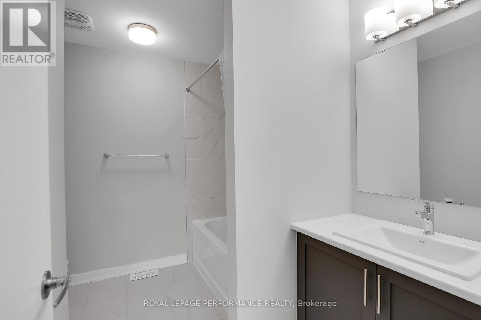 94 Pizzicato Street, Ottawa, Ontario  K1W 0E1 - Photo 17 - X12421373